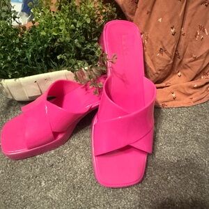 Vibrant Fuchsia Women's Mules